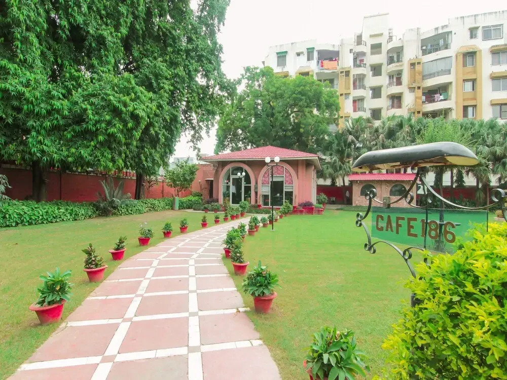 OYO 8771 Hotel Allahabad Regency