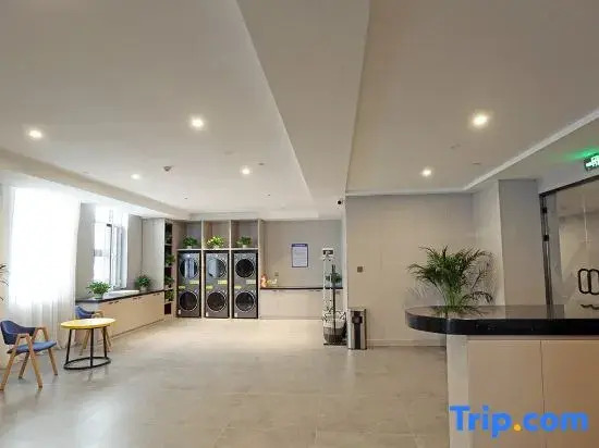 Heyi Hotel (Xinxi Market Seafood Street Branch)