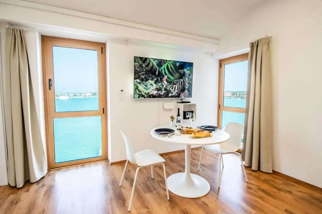 Umag apartment center seafront seaview old town 2