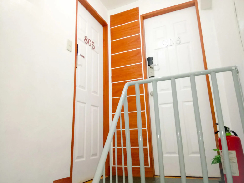 8Hostel