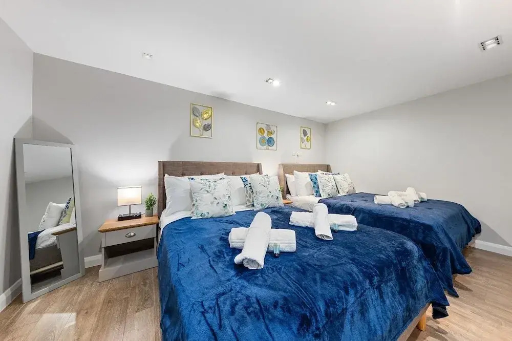 Modern Battersea Suite - London City Retreat