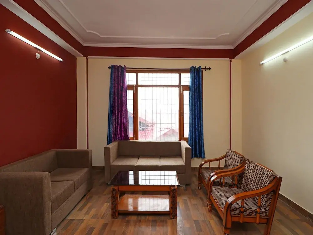 OYO 13421 Home Cozy Hill View 2BHK Chota Shimla