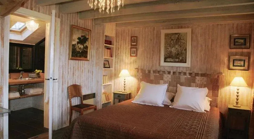 La Belle Epoque Sansac de Marmiesse - 4 Gites de 2 à 6 personnes - Petit Dej - 15 minutes dAurillac - Cantal