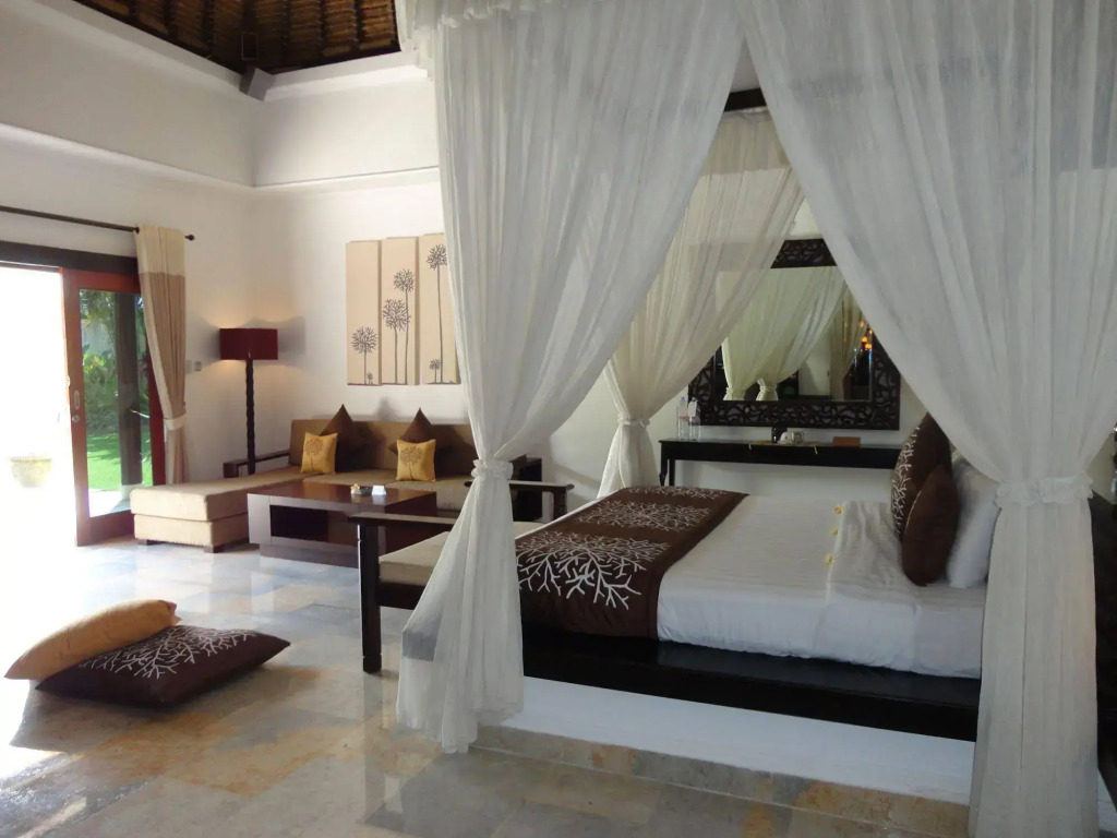 Hillstone U Villa
