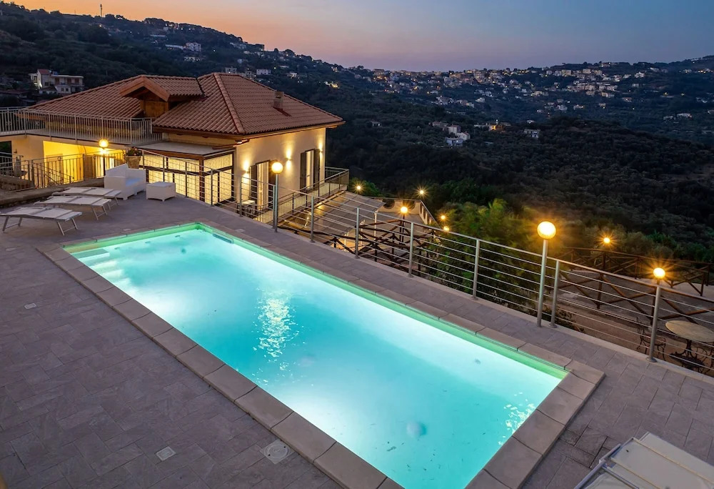 Villa Lions Rose in Sant Agata sui Due Golfi