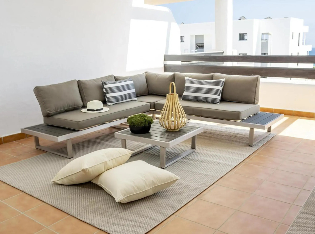 Dja- Modern 2 Bedroom Apartment Close to Beach