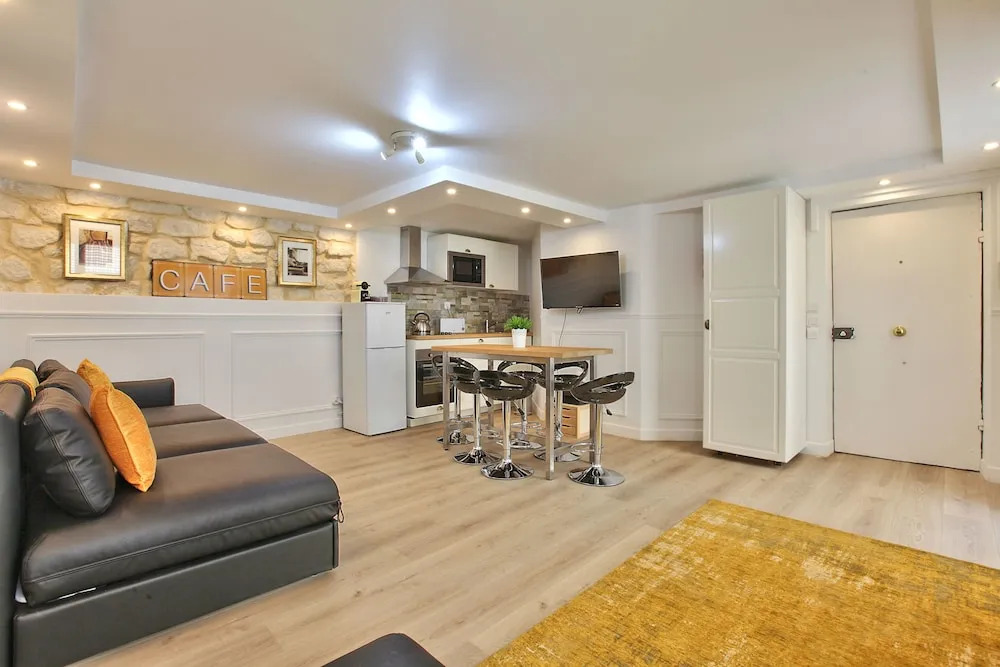 42 - Luxury Flat