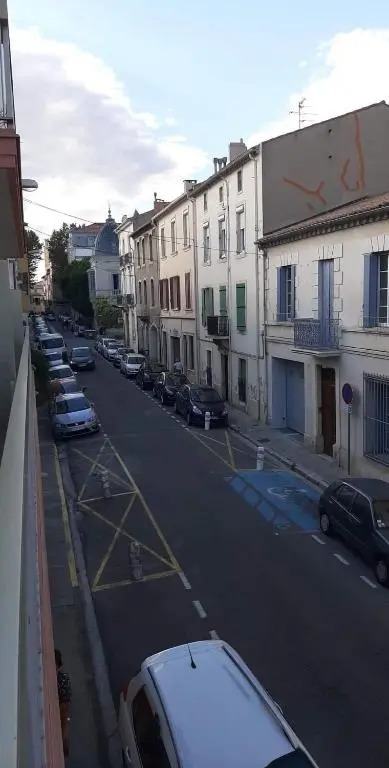 Beau studio refait a neuf centre ville avec clim balcon
