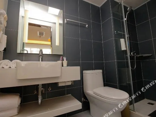 Hanhui Hotel (Xi'an Fengdong New City Houweizhai Subway Station)