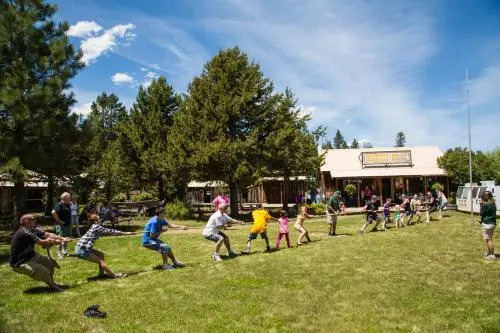 Bend-Sunriver Camping Resort 24 ft. Yurt 16