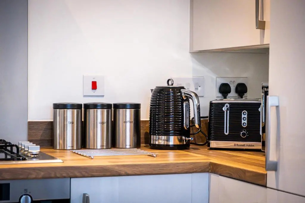 MAEVELA Apartments - Luxurious 2 Bedroom Apartment - Close to 02 Academy Birmingham - L Shape Sofa - FREE PARKING & NETFLIX - City Centre