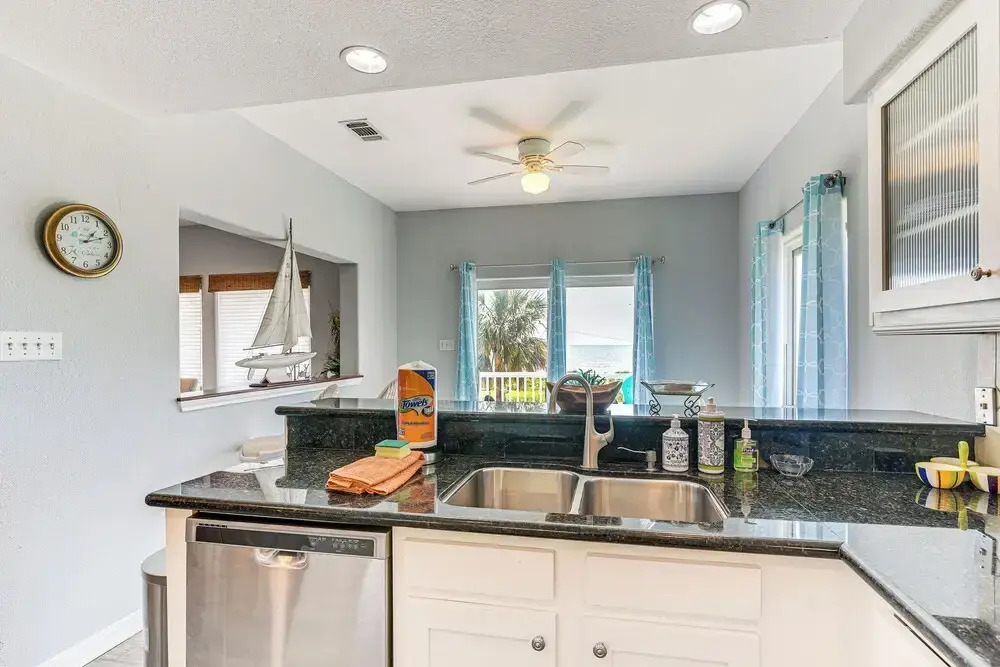 Walk to Beach: Home w/ 2 Decks in Galveston!