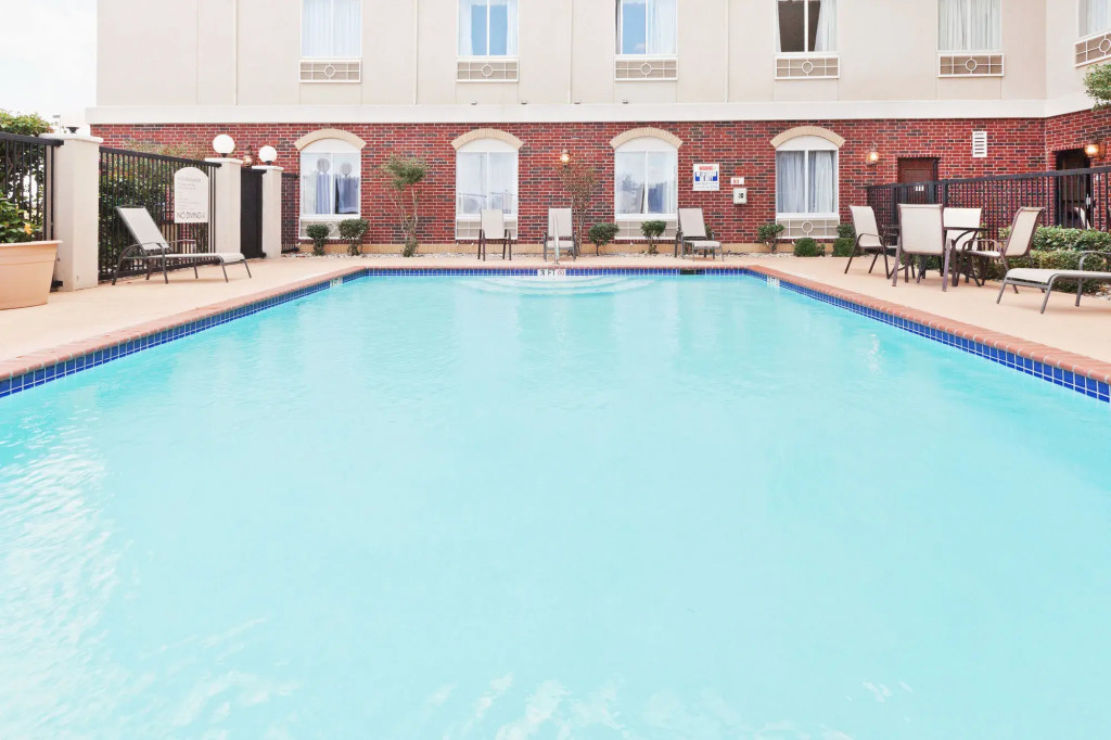 Holiday Inn Express & Suites by IHG