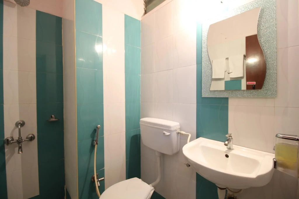 Hotel Kadamba Comforts