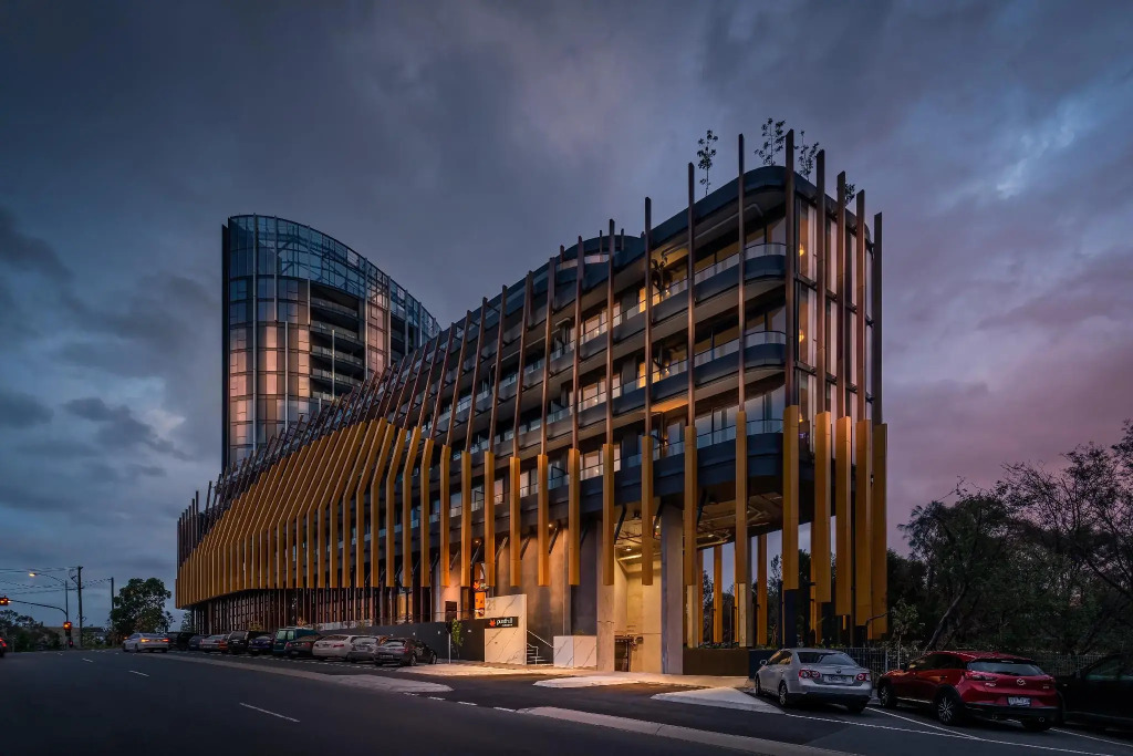 Ivanhoe Apartments
