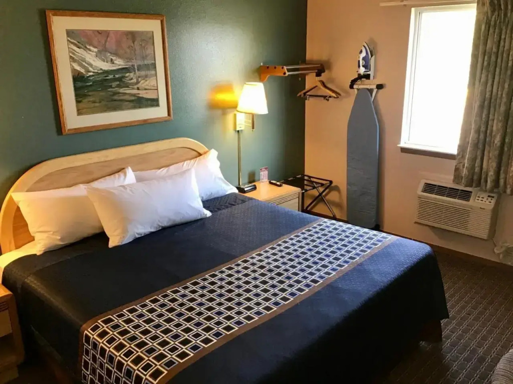 Super 8 Worland