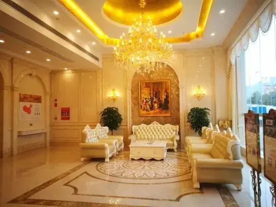 Vienna Hotel ( Ganzhou High-speed Railway West Station Jinling Road Store)