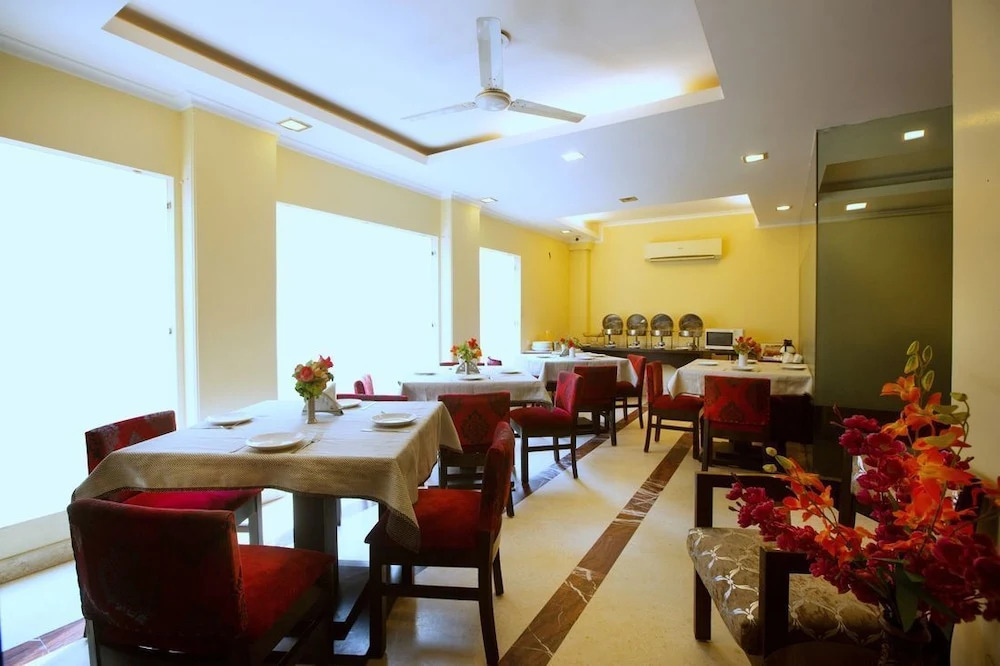 Hotel Ivory Palace