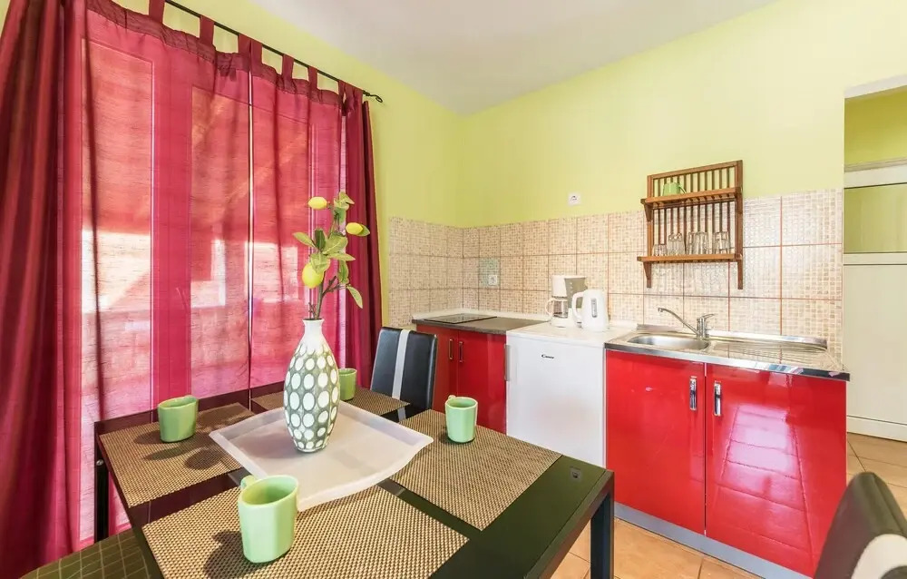 Amazing Apartment in Liznjan With 1 Bedrooms, Wifi and Outdoor Swimming Pool