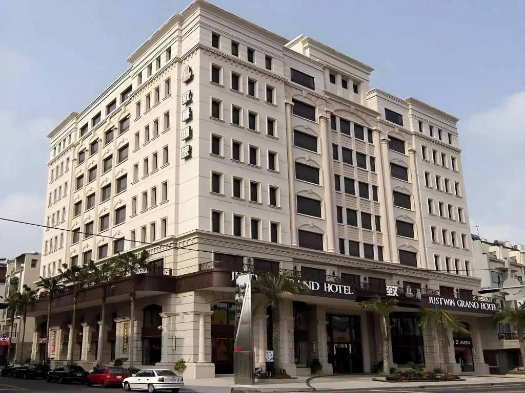 Justwin Grand Hotel