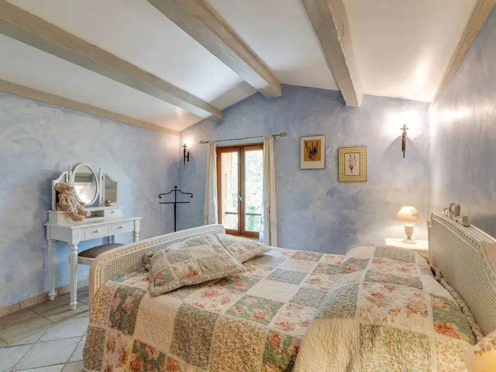18th Century, Cosy Middle House in Barjols