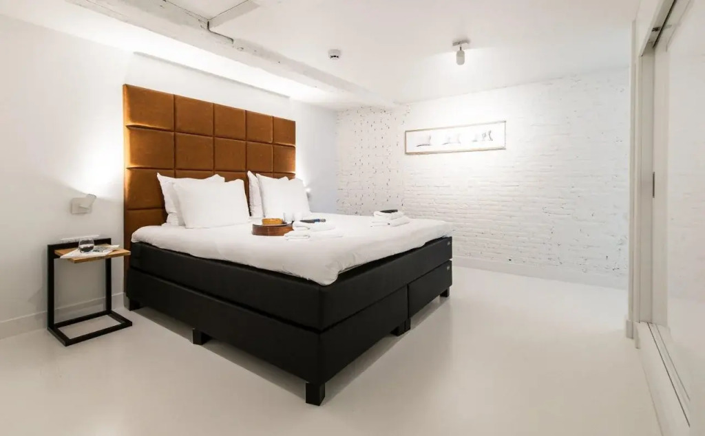 YAYS Amsterdam Prince Island by Numa