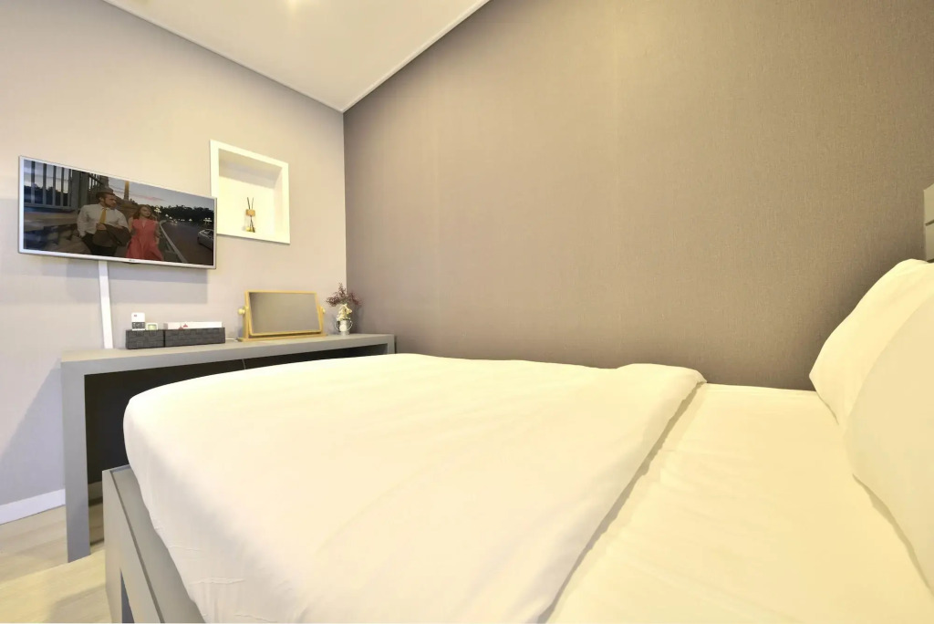 With U Hotel & Guesthouse