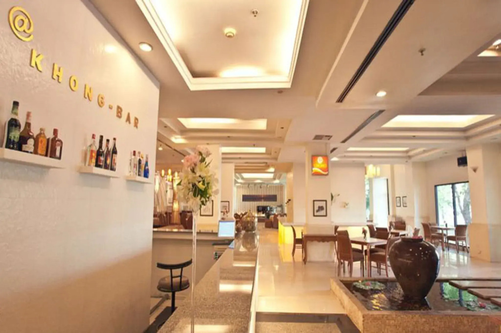 Ploy Palace Hotel