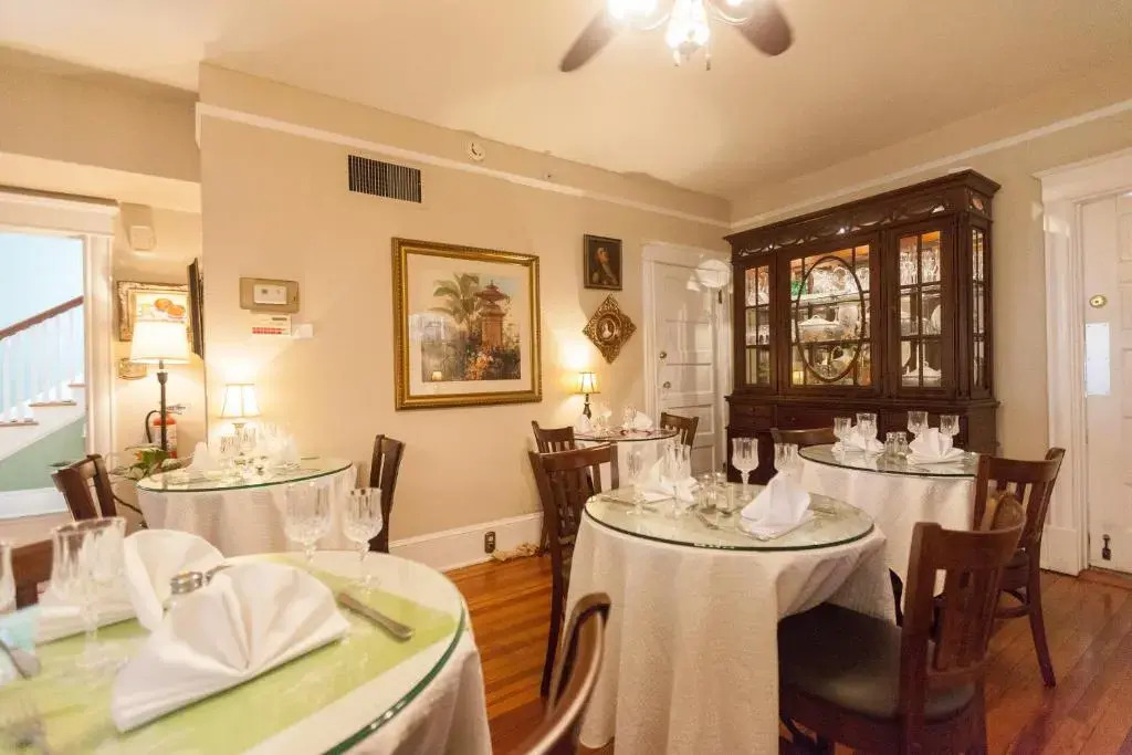 Inn on Charlotte Boutique Hotel
