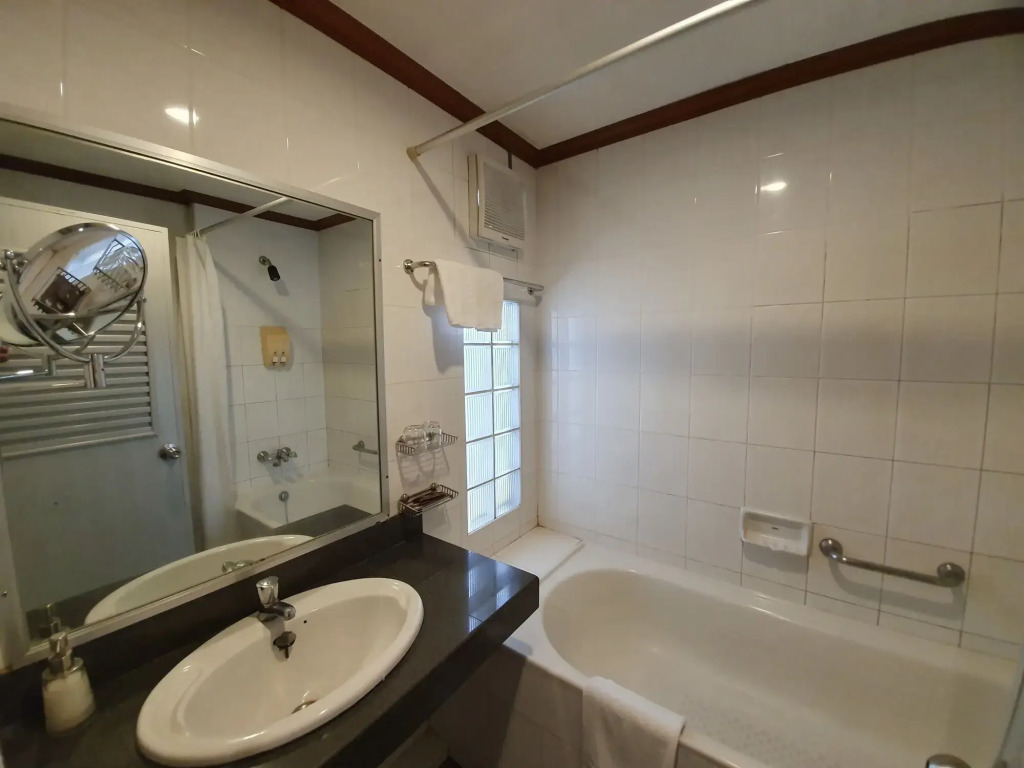 Sakol Hotel