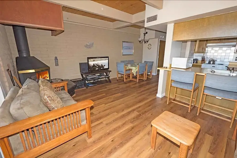 439 Ala Wai Blvd., 140 - 3 Br condo by RedAwning