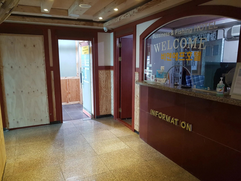 B&F Hotel