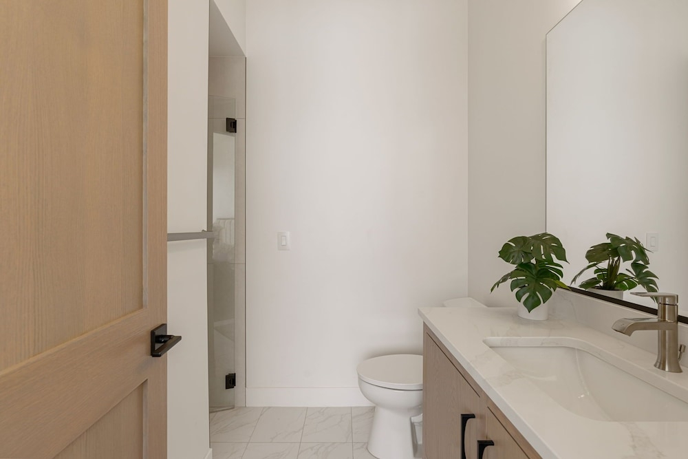 Pearl Beach A+b 6 Bedroom Home