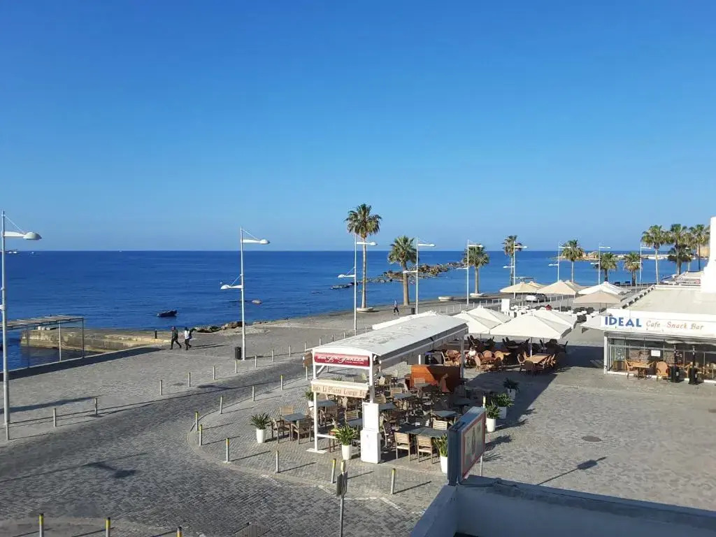 Lighthouse by the Sea Lovely 2Bdr Apartment