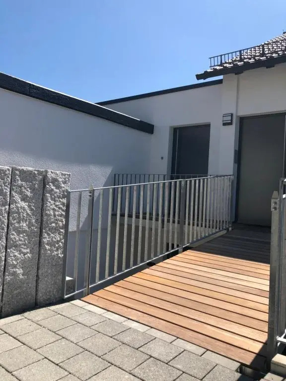 Moderne Wohnung mit Bergsicht
