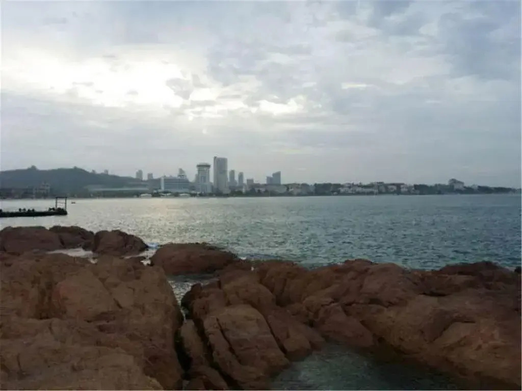 Qingdao Longgang Seaview Hotel