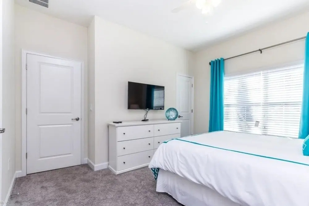 Amazing Story Lake Town Home Sleeps 10 4 Bedroom Townhouse by Redawning