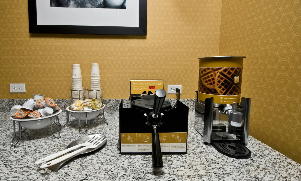 Hampton Inn & Suites - Raleigh Downtown