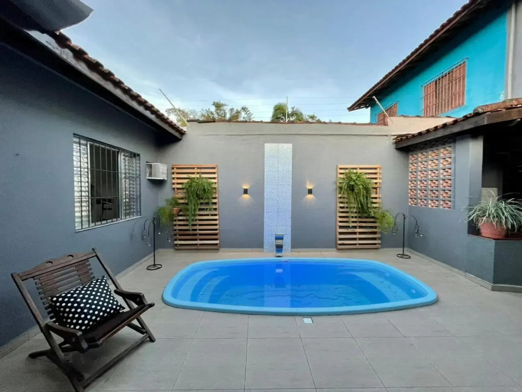 Casa frente ao mar/pé na areia no Indaiá até 18 pessoas