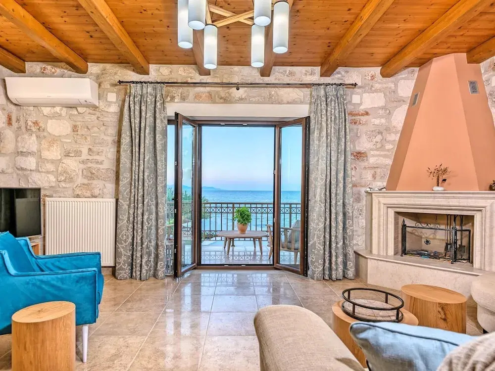 Luxurious Villa With Private Beach in Psarou Greece