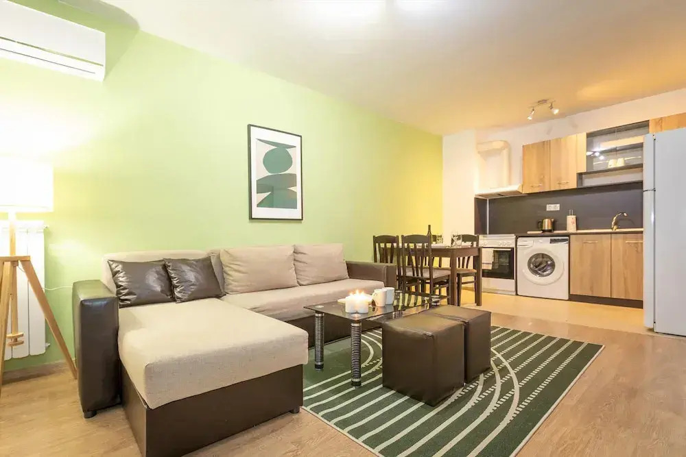 Modern and Bright Apartments near Center