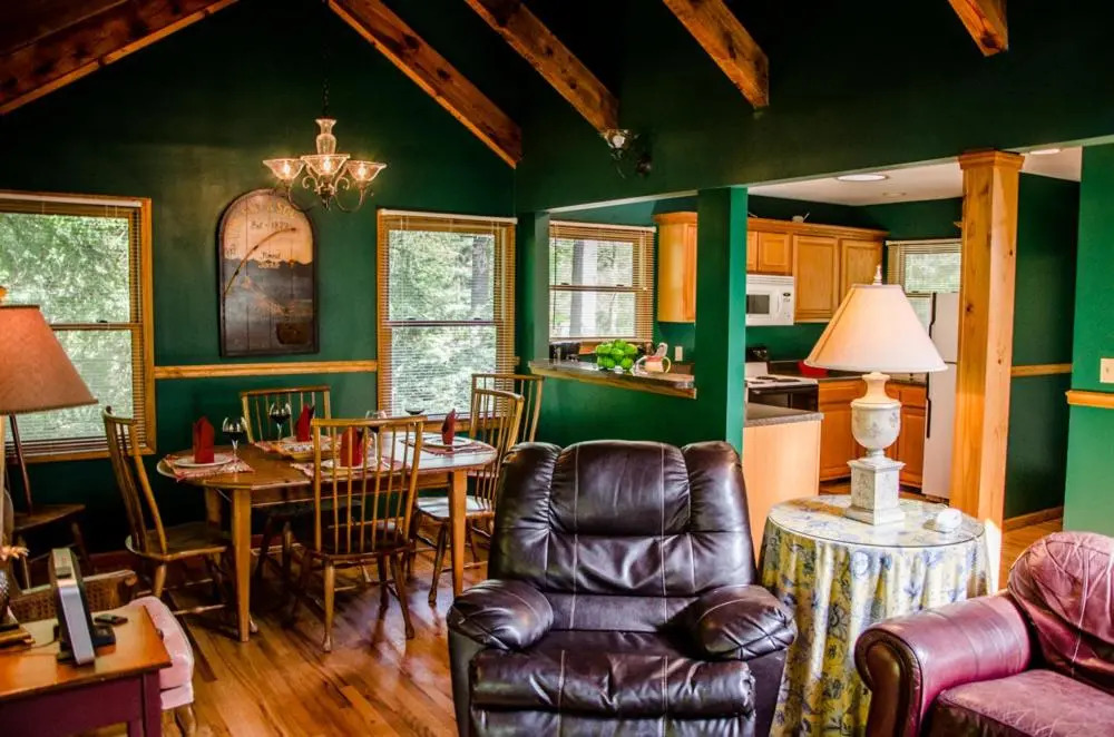 Asheville Cabins of Willow Winds