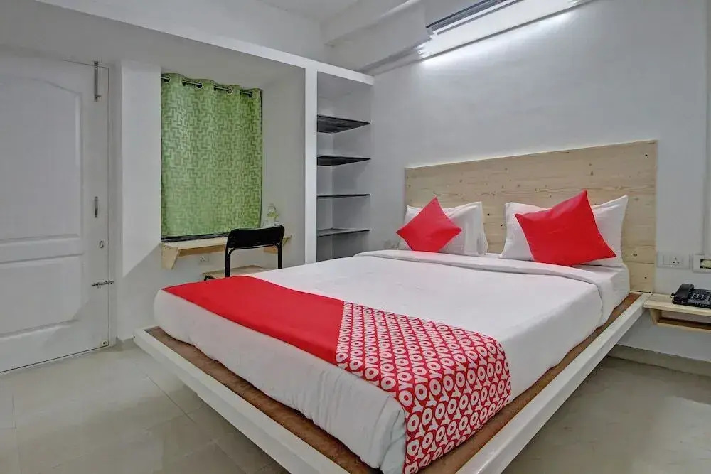 Sri Sharu Enclave By OYO Rooms