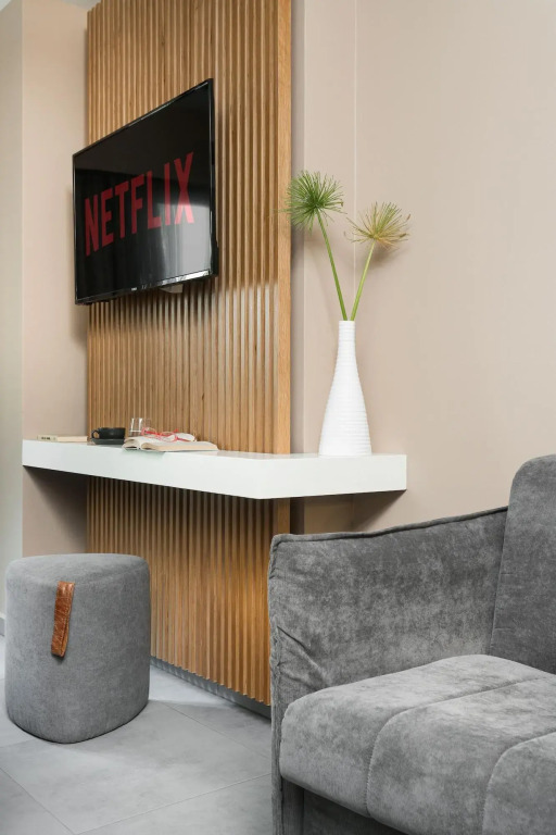 11 Enteka Acropolis Suites
