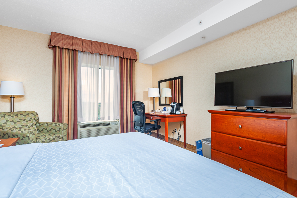Holiday Inn Express Hotel & Suites Clarington - Bowmanville by IHG