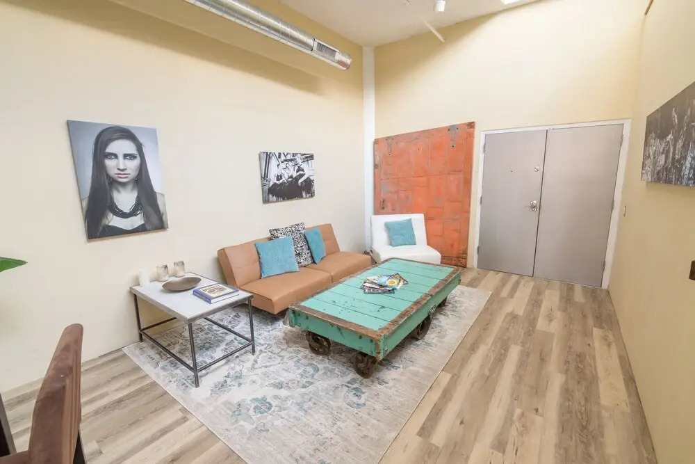 Penthouse Loft in The Heart of Downtown