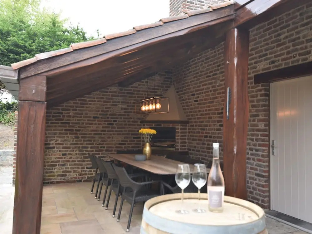 Atmospheric Holiday Home Situated in a Quiet Residential Area near Beach