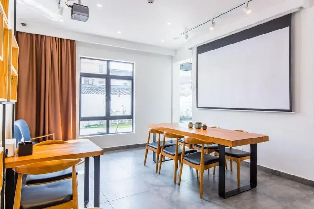 Mishe TEN Boutique Inn