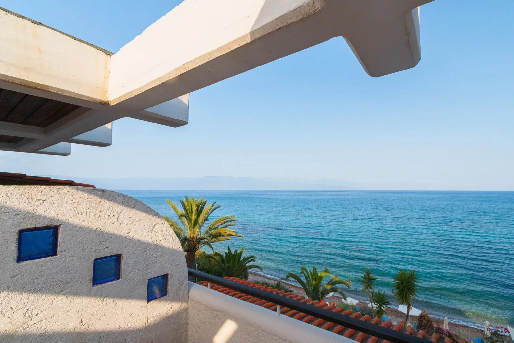 Grekis Hotel and Apartments