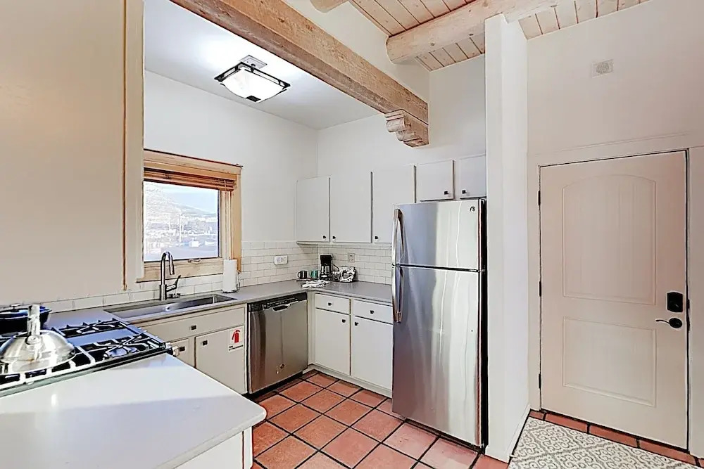 Luxurious 2-unit Hideaway At Zona Rosa Downtown 4 Bedroom Condo